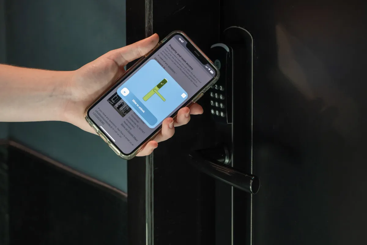 Omnitec smart lock on hotel door